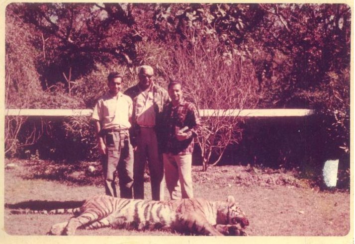 Jungle Ways - Rk Dharampal Singh after aTiger shoot with other guests